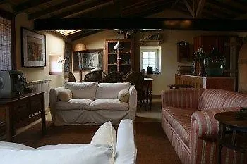 The House Of The She-pine-tree * Almargem